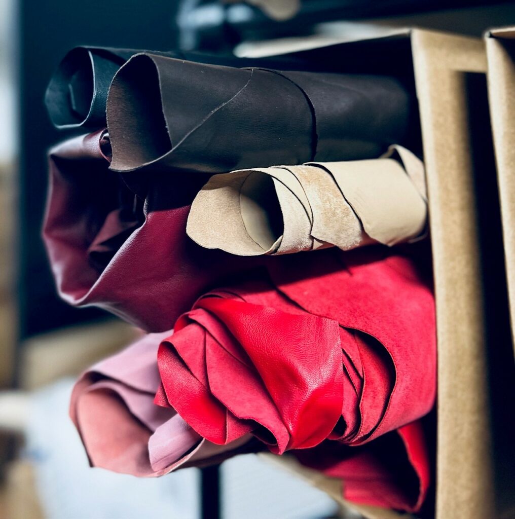 Manufacture peausserie luxe Paris - matière cuir